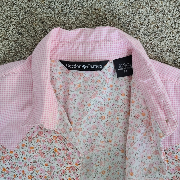 Sleeveless Button-down Blouse - Picture 3 of 3